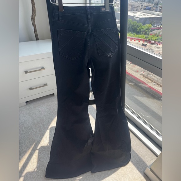 SHYANNE WOMEN'S HIGH RISE SUPER FLARE TULIP JEANS SIZE 27 - Picture 13 of 16